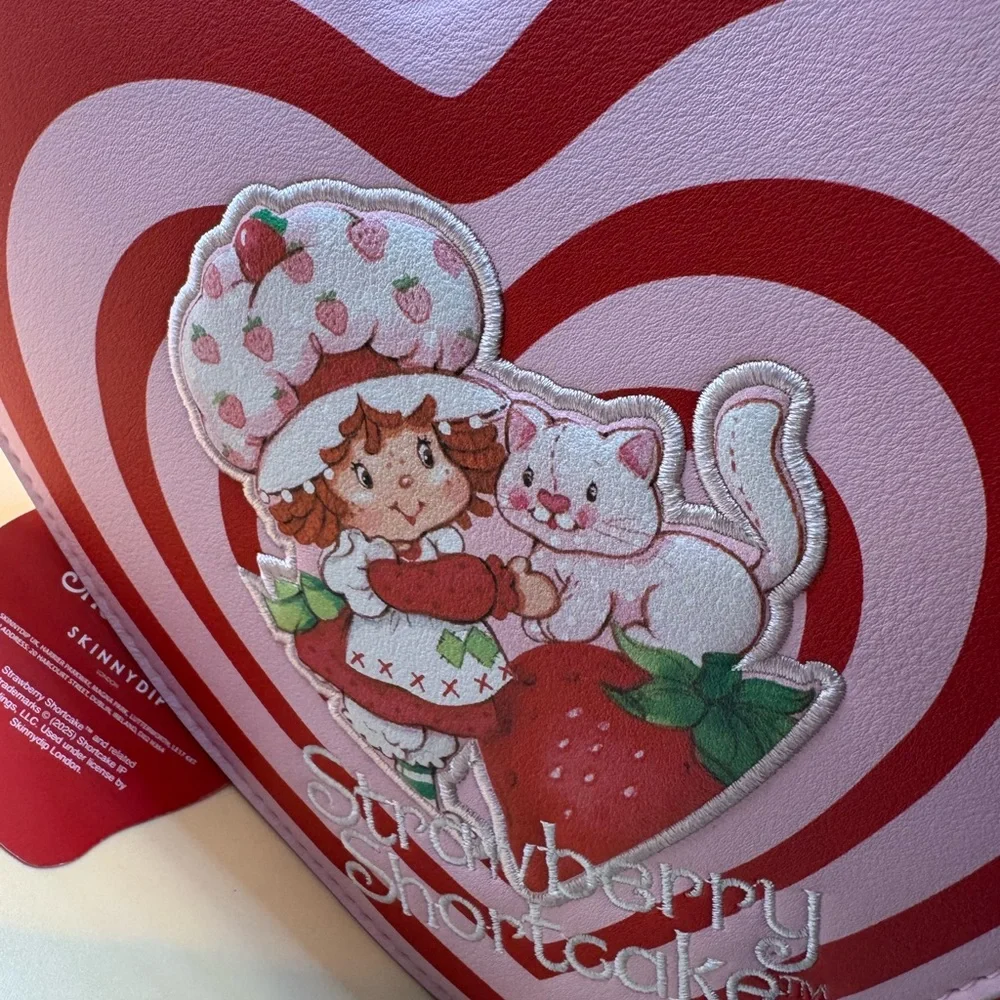 Skinny dip strawberry shortcake heart and chain shoulder purse/ bag - Picture 11 of 16